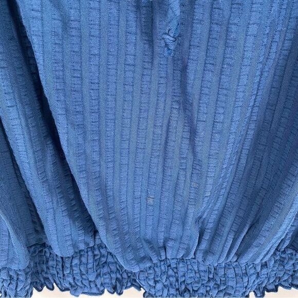 W5 Women’s Round Neck Sleeveless Striped Blue Blouse size M - Picture 2 of 4